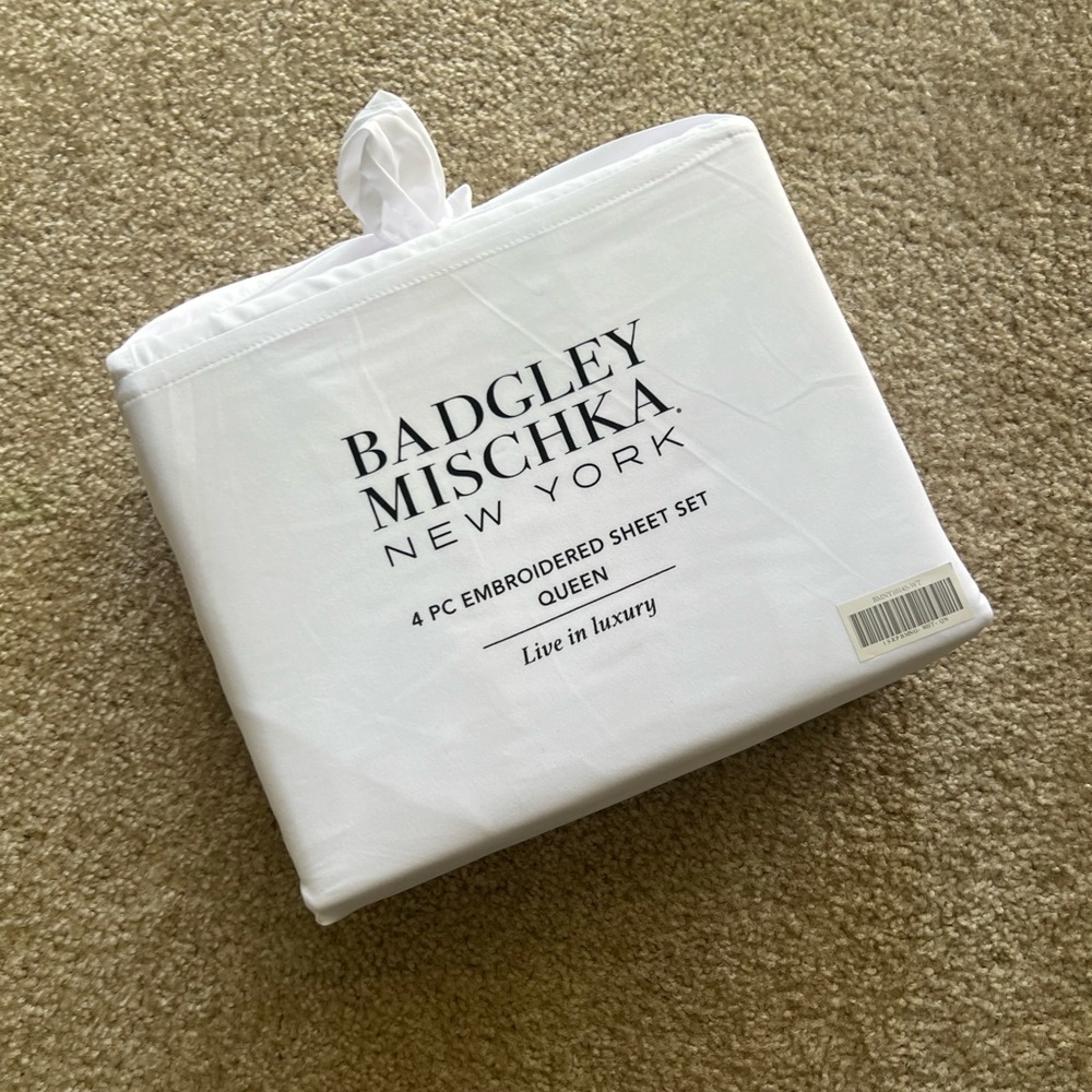 Badgley Mischka White Embroidered Sheet Set
